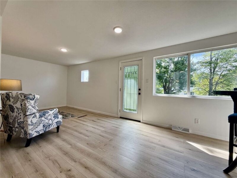323 Butler Ave — photo 3