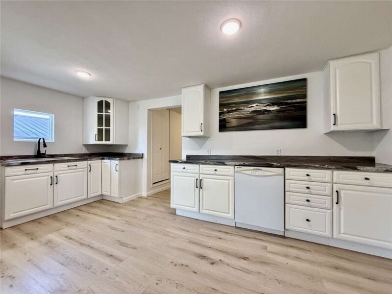 323 Butler Ave — photo 6