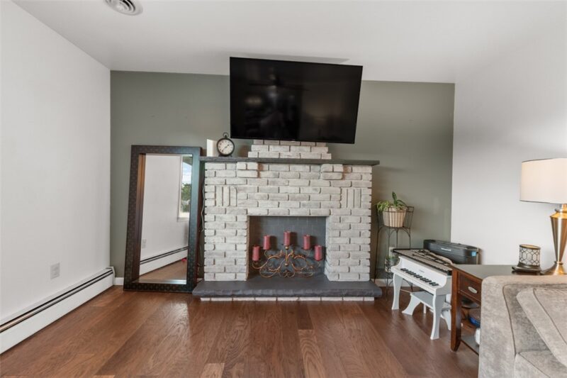 348 Aitken Avenue — photo 4