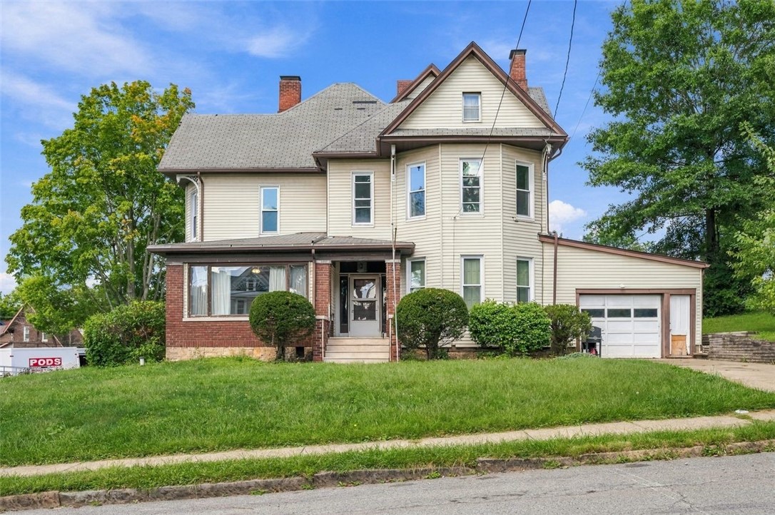 612 E Brady St — photo 1