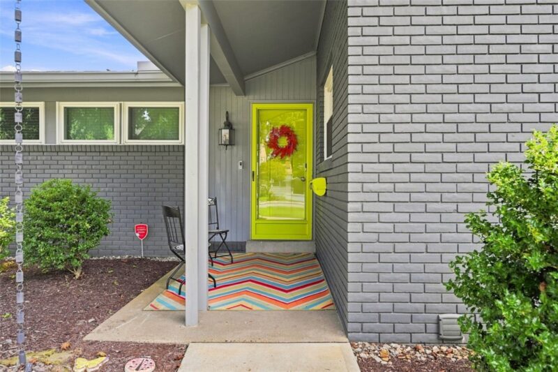 323 Tadmar Ave — photo 2