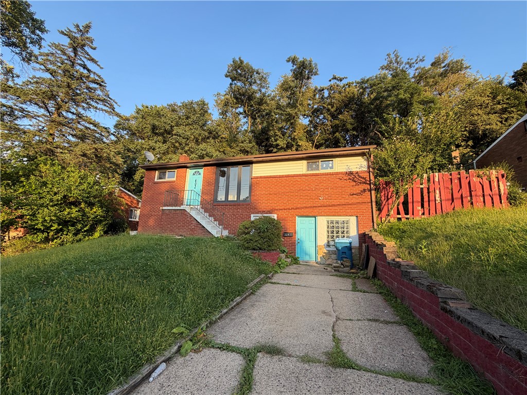 402 Elias Dr — photo 1
