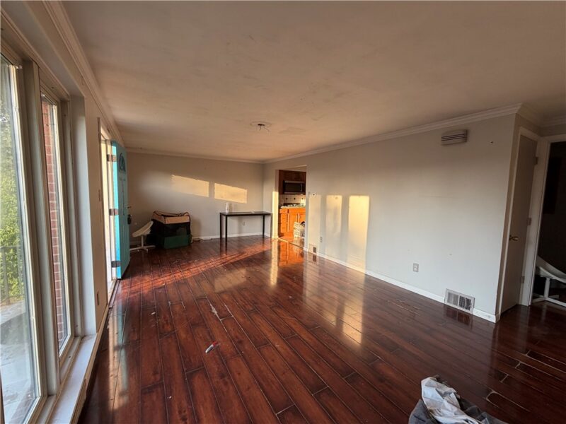 402 Elias Dr — photo 4