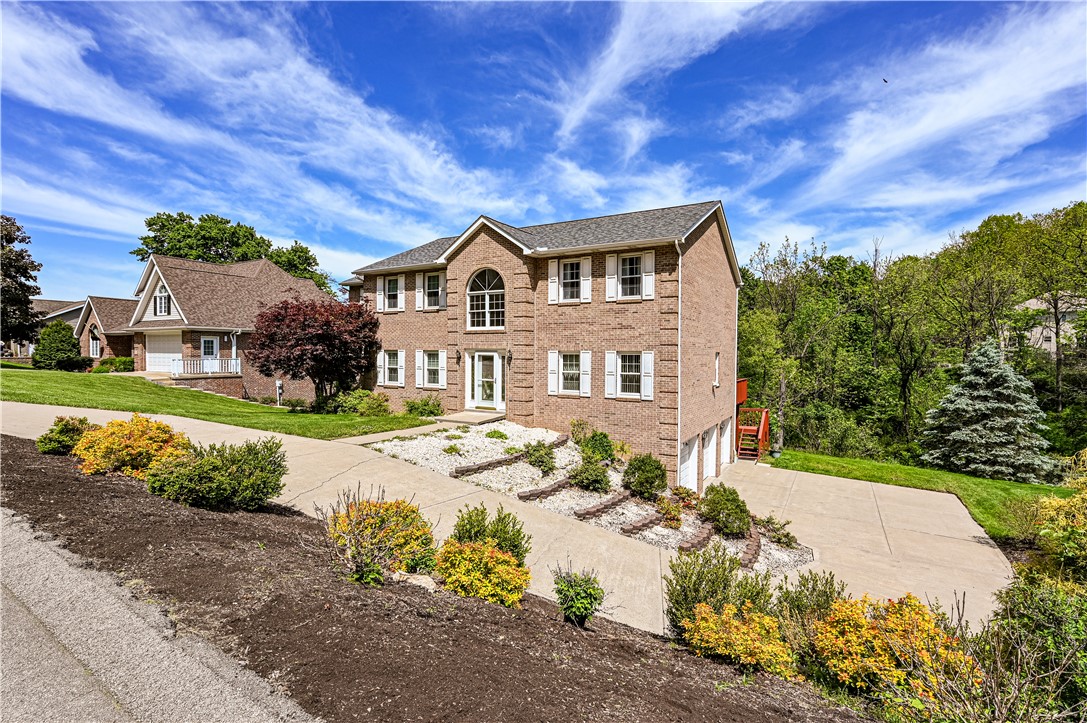 810 Stonebridge Drive — photo 1