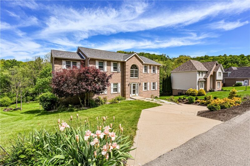 810 Stonebridge Drive — photo 3