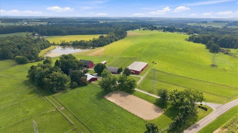 121 Brewer Rd — photo 2
