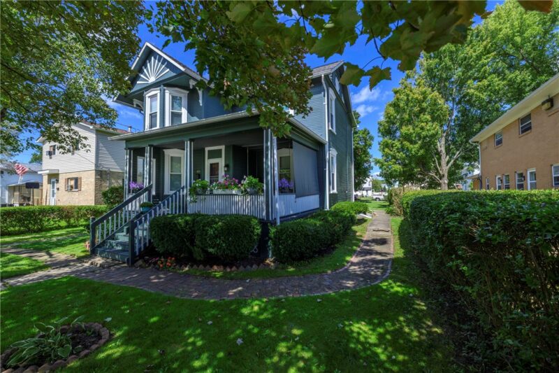 426 W Diamond St — photo 2