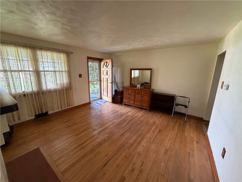 802 Glencairn St — photo 3
