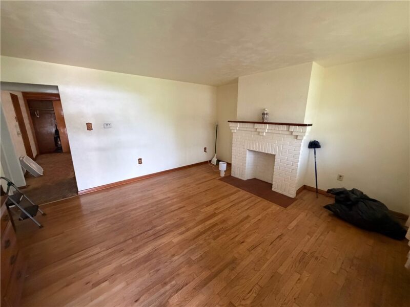 802 Glencairn St — photo 4