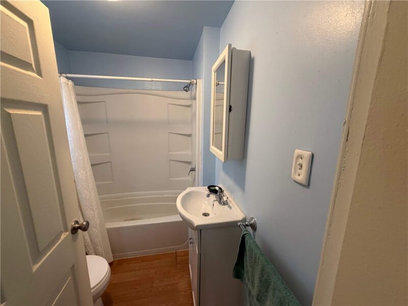 802 Glencairn St — photo 5