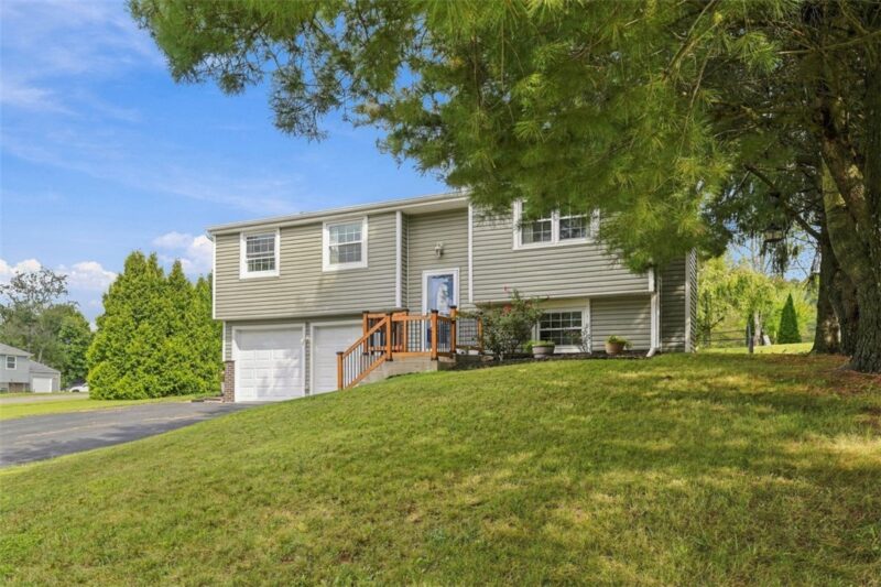 98 Sunridge Dr. — photo 2