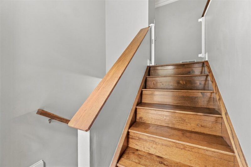 98 Sunridge Dr. — photo 3