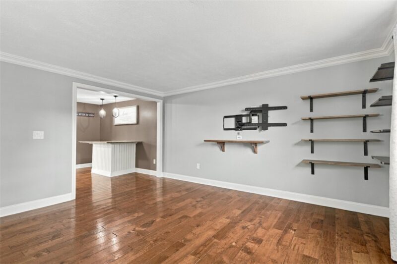 98 Sunridge Dr. — photo 4