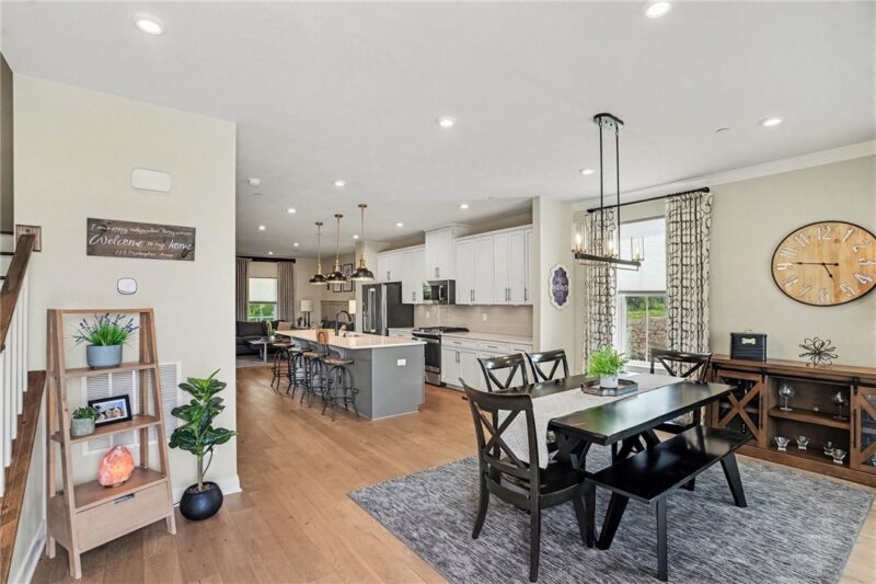 223 Marketplace Ave — photo 5