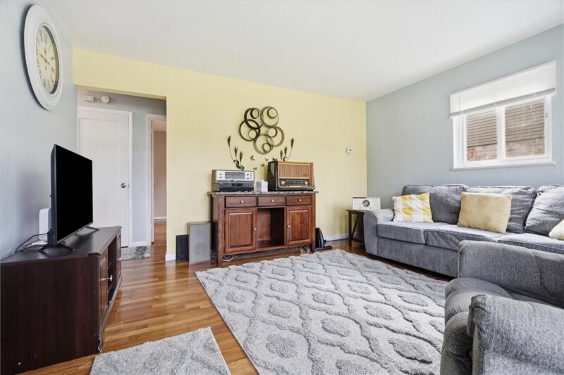 306 Delaney Dr — photo 2