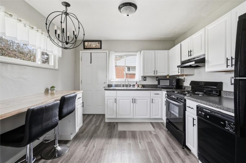 306 Delaney Dr — photo 5