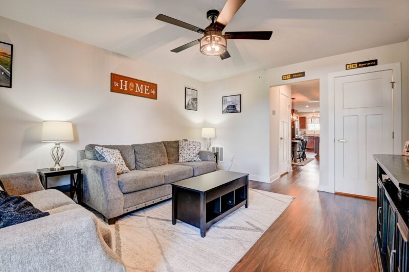 272 Smith LANE — photo 3
