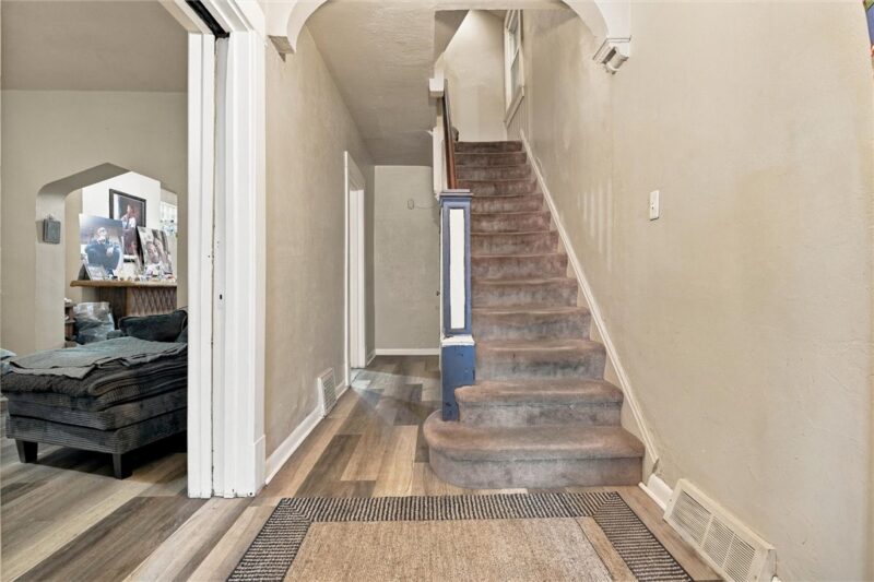 143 Margaret St — photo 3