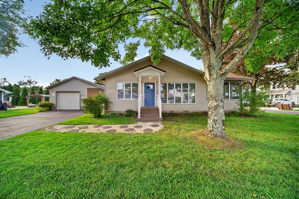 10828 SARGENT Street — photo 1