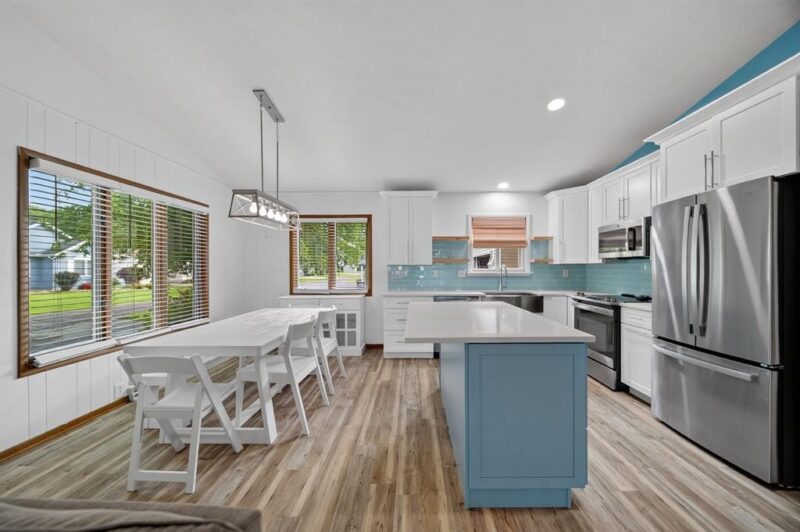 10828 SARGENT Street — photo 7