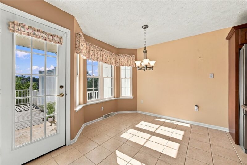 1010 Sunnyfield Ct — photo 8