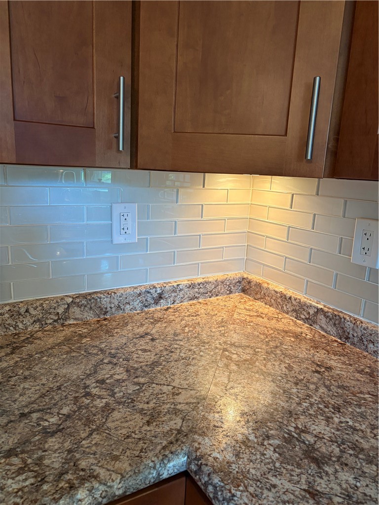 275 Maple St — photo 8