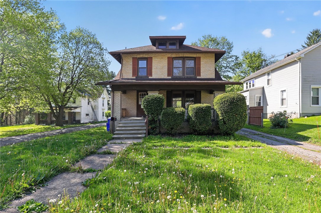122 W Main St — photo 1