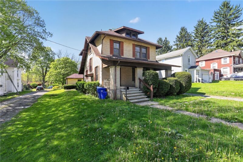 122 W Main St — photo 2
