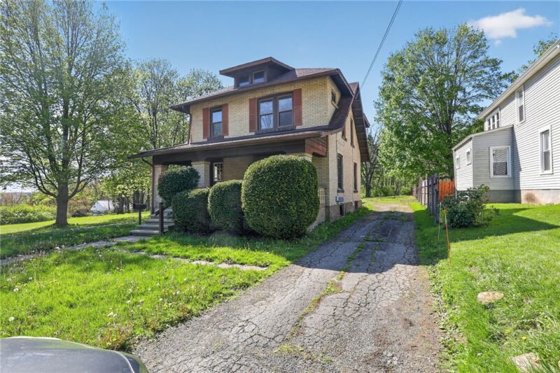 122 W Main St — photo 3