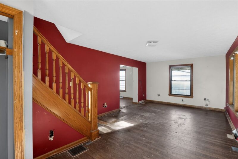 122 W Main St — photo 5