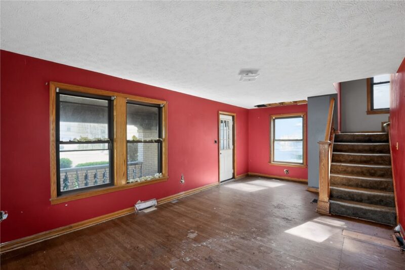 122 W Main St — photo 6