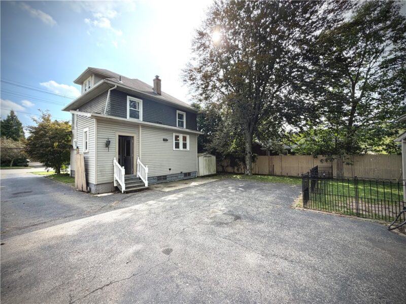 1406 Roemer Blvd — photo 3