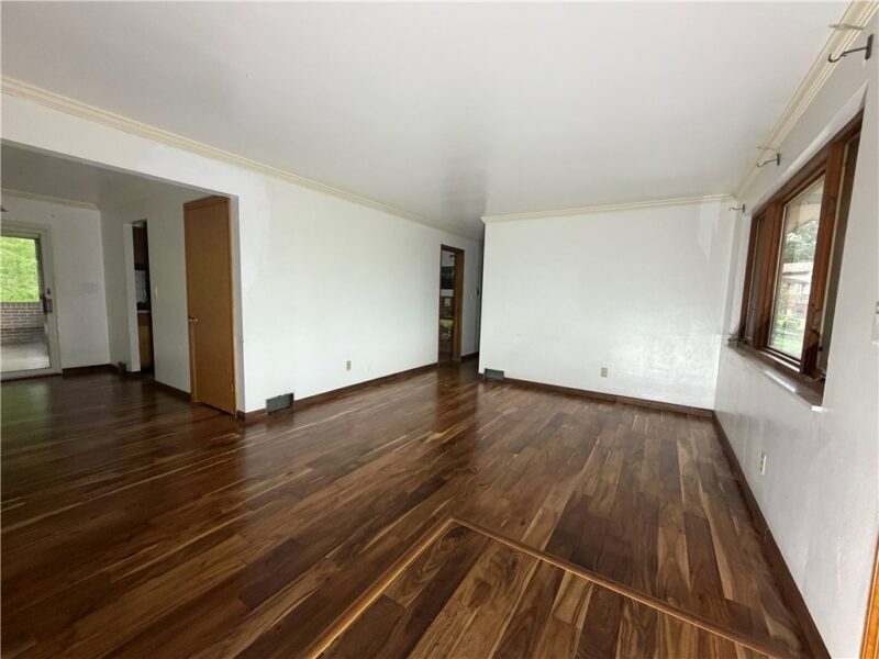 311 Larch Ln — photo 7