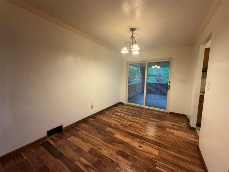 311 Larch Ln — photo 8