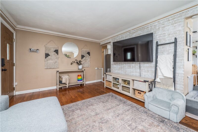 425 Ruthwood Ave — photo 6