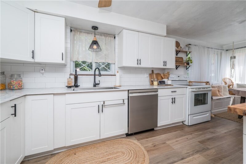 425 Ruthwood Ave — photo 8