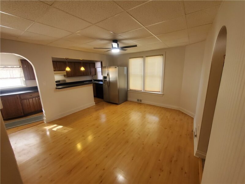 171 James St — photo 3
