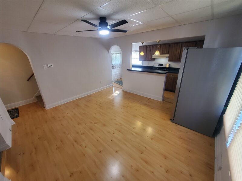 171 James St — photo 4