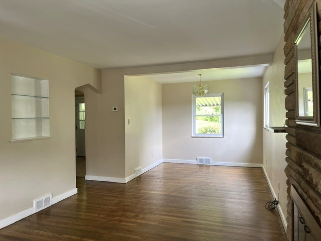 405 Clifton Ave — photo 4