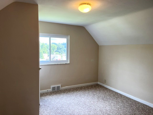 405 Clifton Ave — photo 8