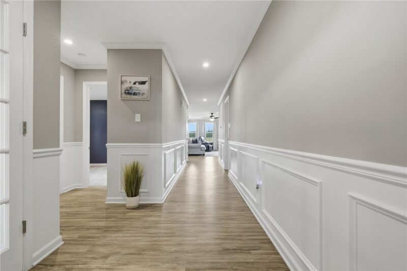1040 Colonial Drive — photo 4
