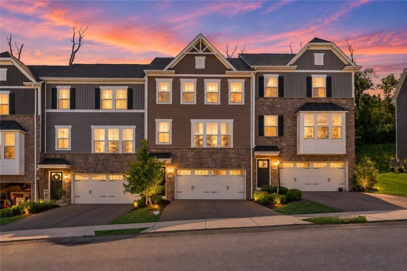 458 Greenwood Dr