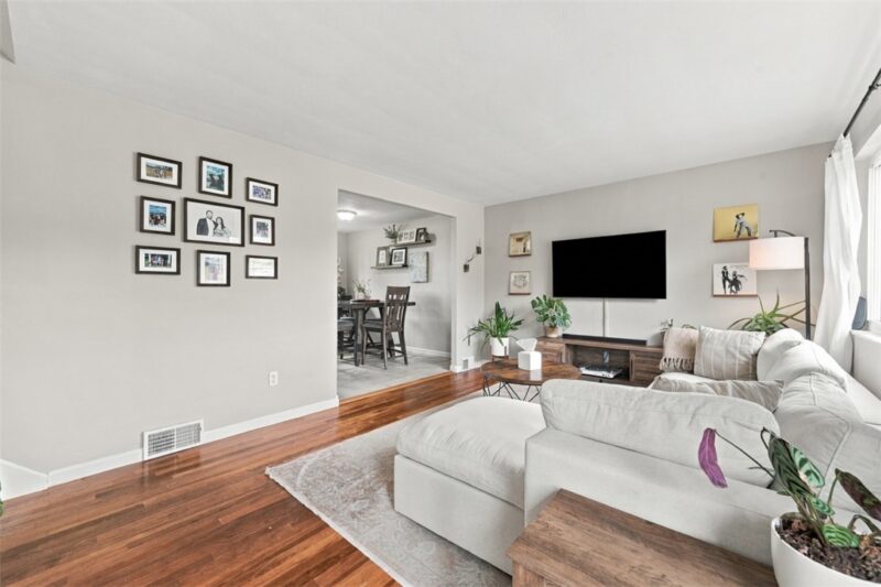 942 Lindsay Rd — photo 5