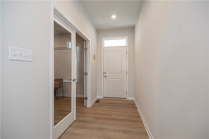 504 Blake Dr — photo 4