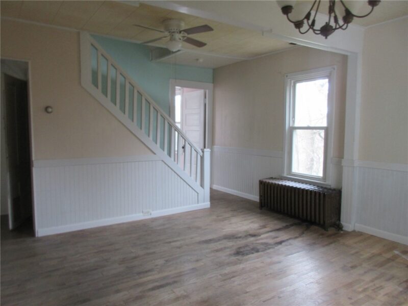 211 Main St — photo 4