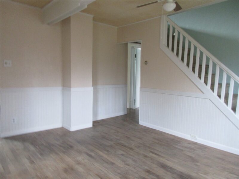 211 Main St — photo 5