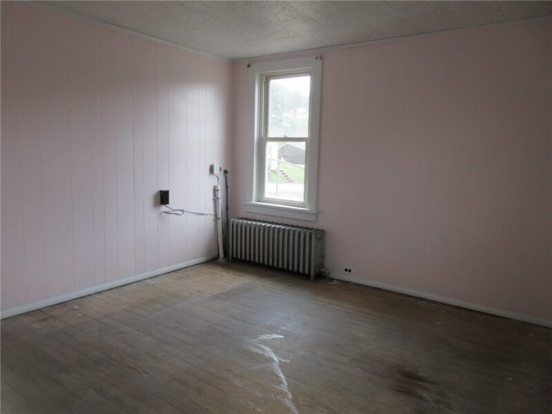 211 Main St — photo 6