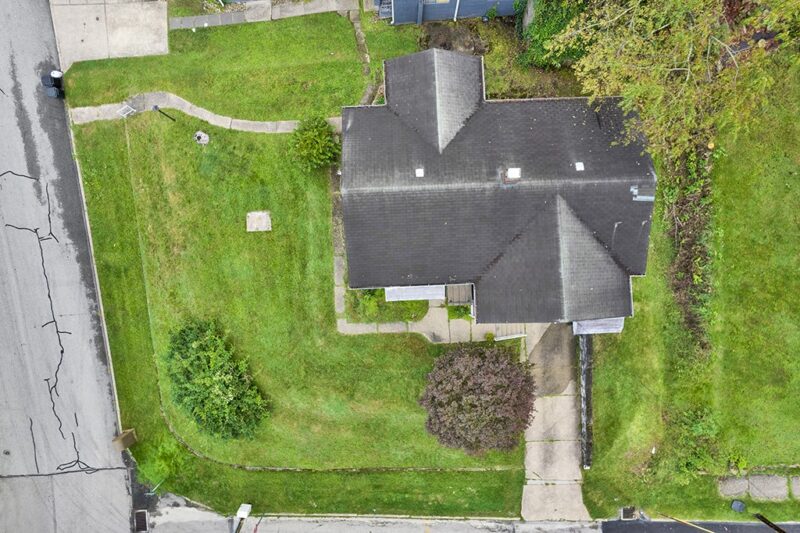 209 E Fairmont Ave — photo 3