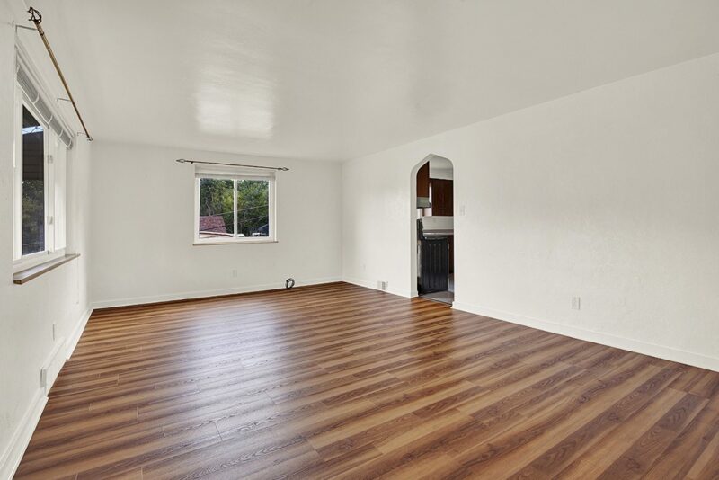 209 E Fairmont Ave — photo 4