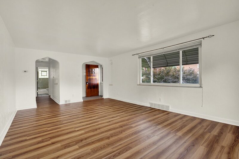 209 E Fairmont Ave — photo 5